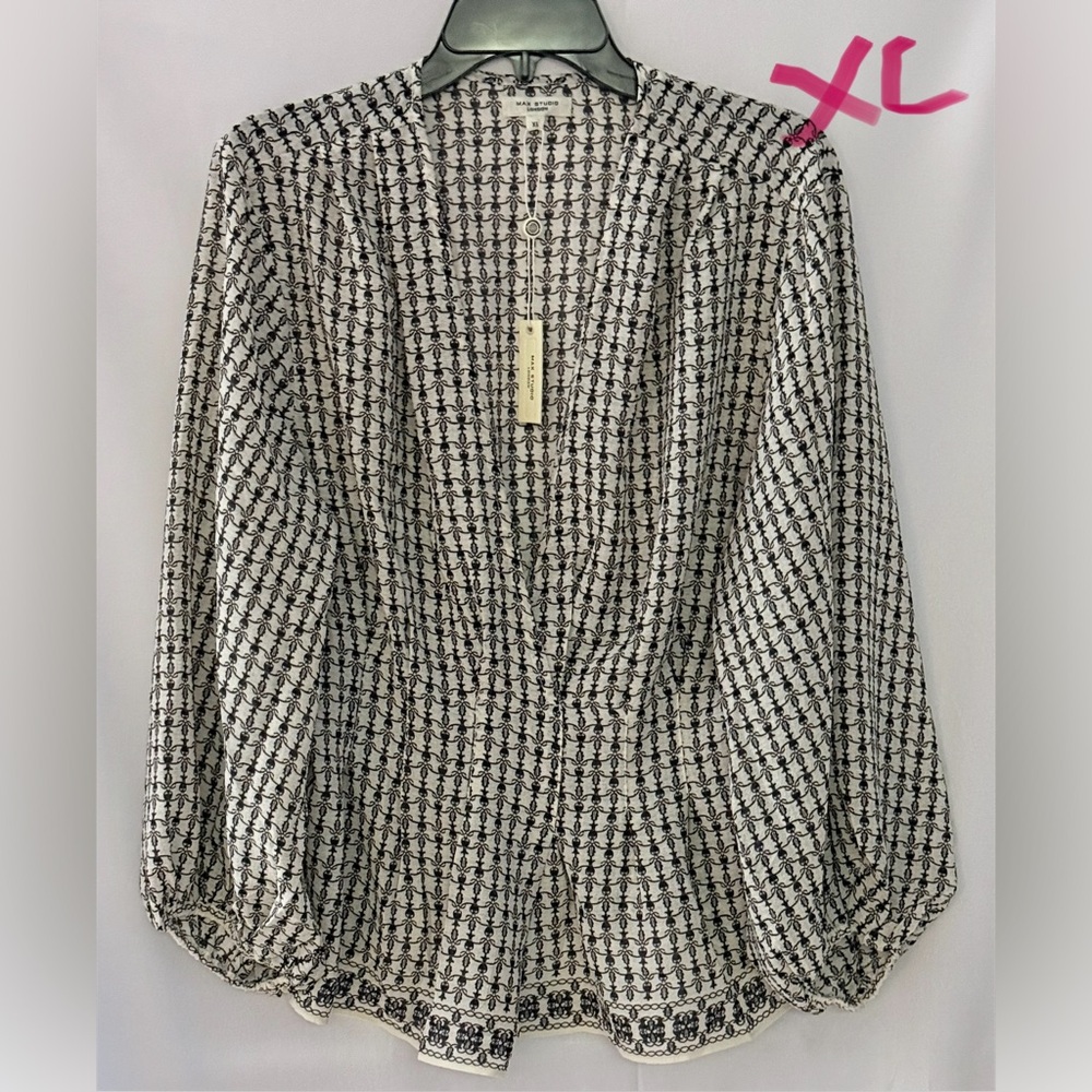 Max Studio Black and White Geometric Blouse